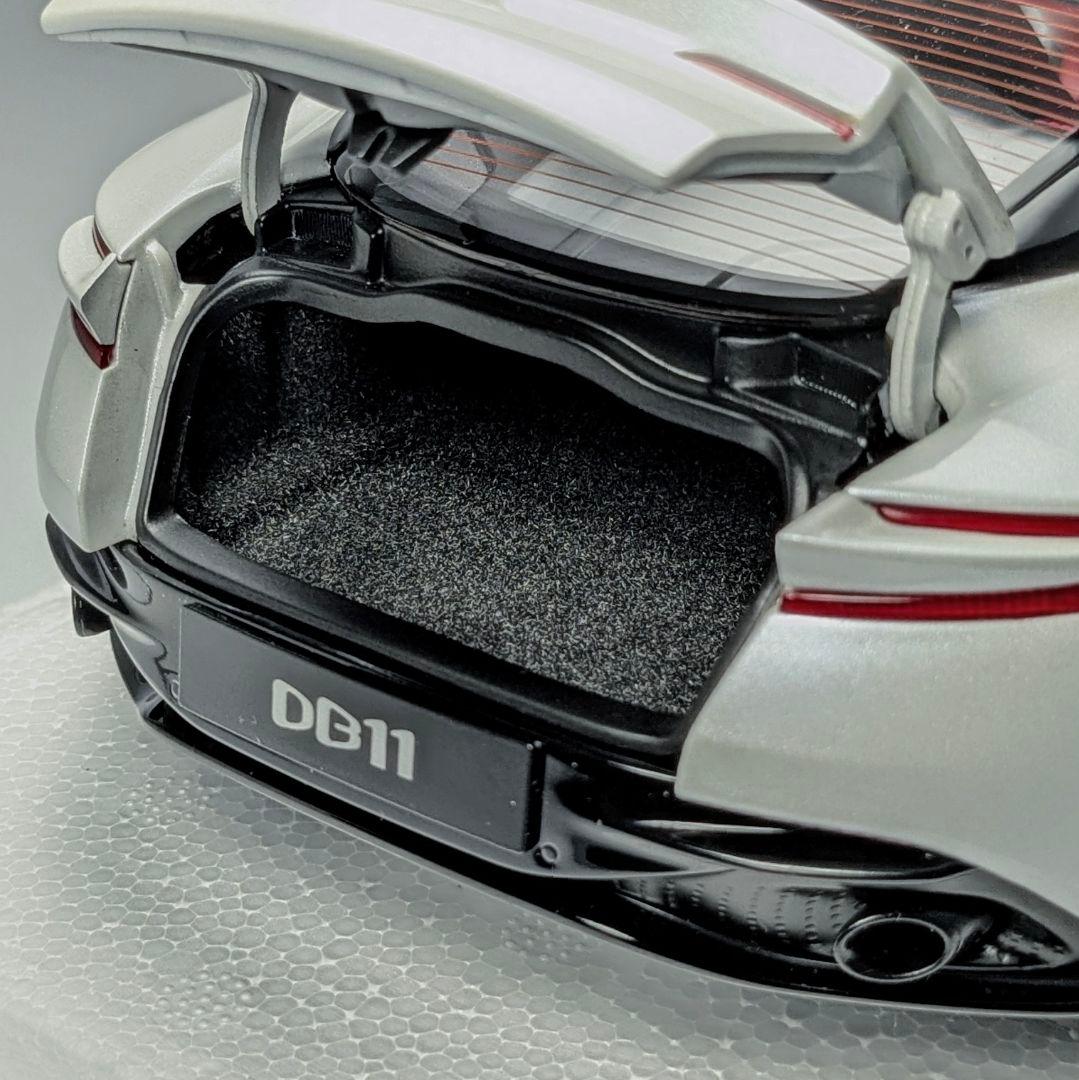 オートアート 1/18 アストンマーチン DB11 メタリック・ホワイト
