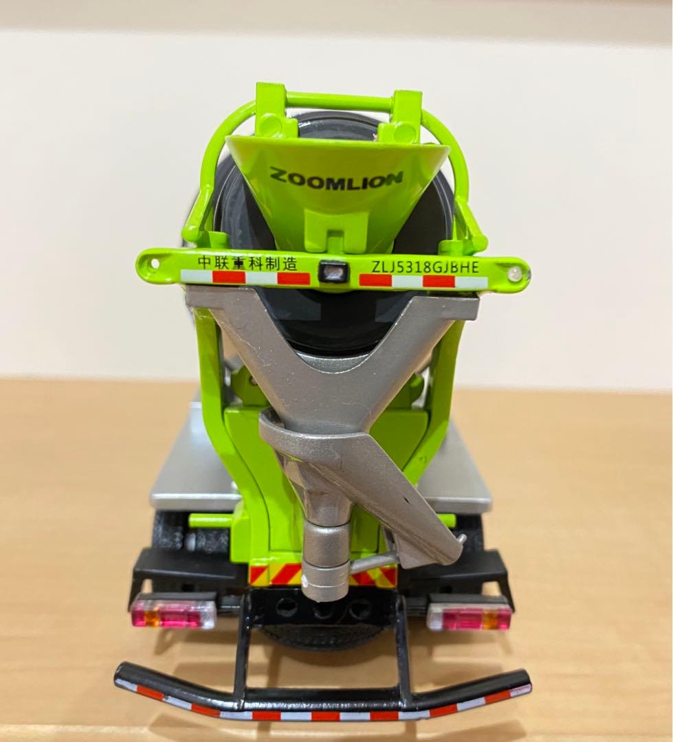 Zoomlion コンクリートセメント　トラック　ミキサー車　日野700