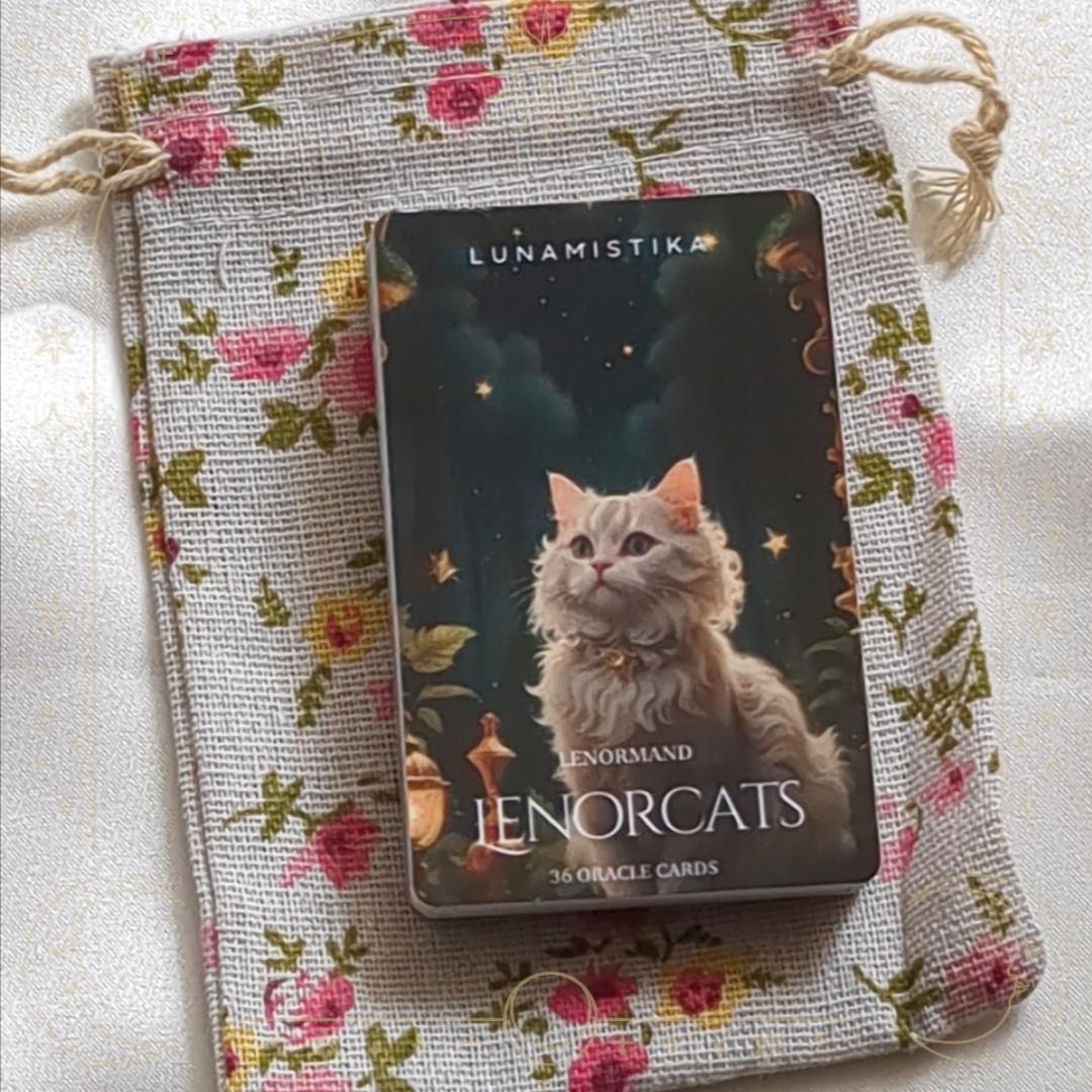 入荷1点のみ✨スペイン作家のキュートデッキ✨柔らか猫ちゃんのルノルマンカード