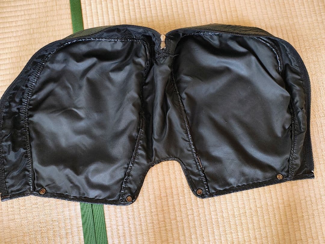 黒の合成皮革ゴルフバッグ