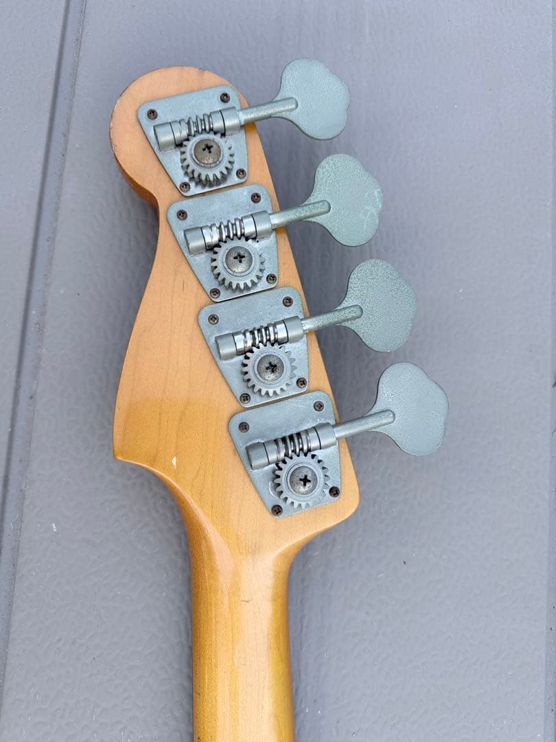 エレキベース サンバースト シングルコイル