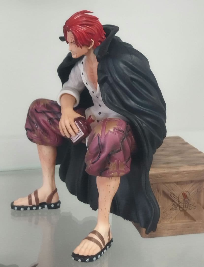 大幅値下げ、ワンピースフィギュア、ルフィ エース シャンクス＆レイリー