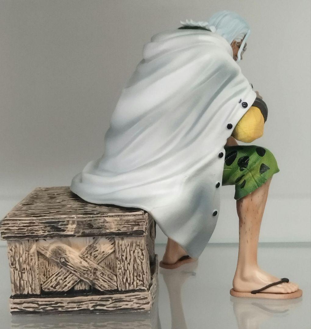 大幅値下げ、ワンピースフィギュア、ルフィ エース シャンクス＆レイリー