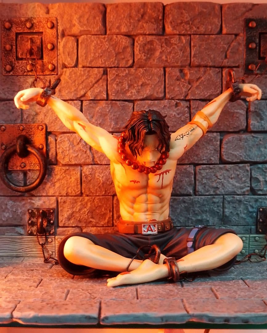 大幅値下げ、ワンピースフィギュア、ルフィ エース シャンクス＆レイリー