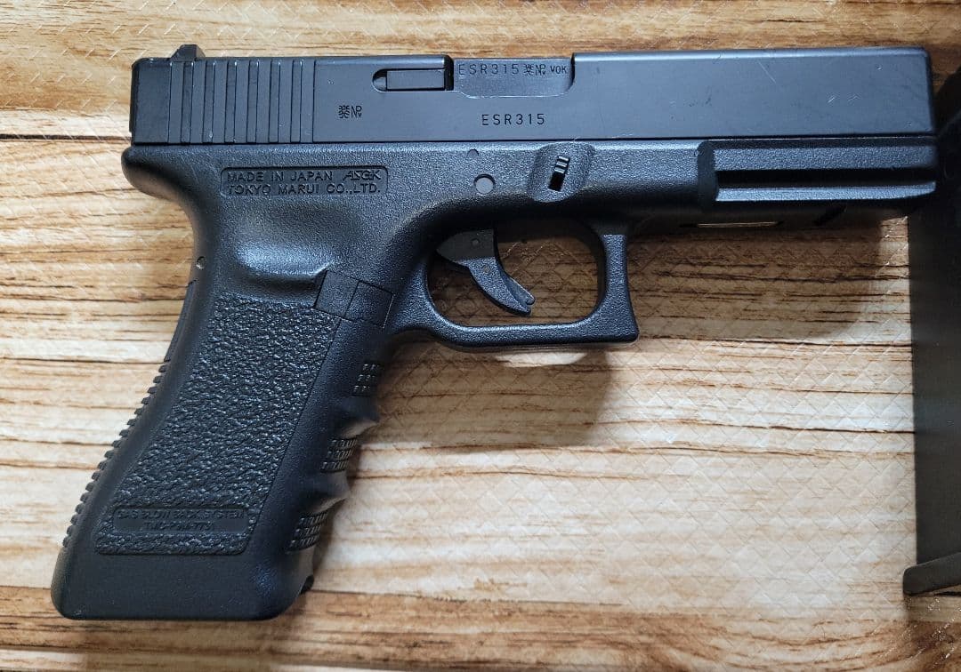 東京マルイ　グロック18C マガジン2個付、ウッドランドガス未使用