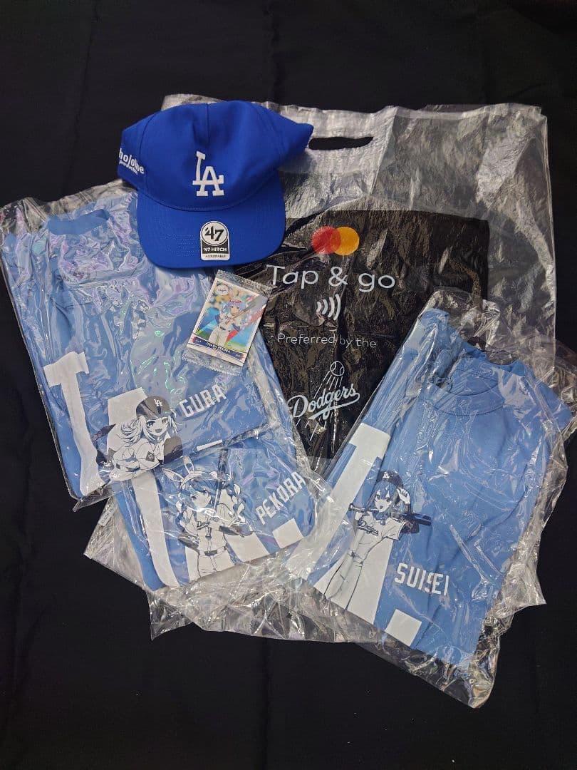 ドジャース✕ホロライブコラボ　2024（Tシャツ、キャップ、トレカ）フルセット