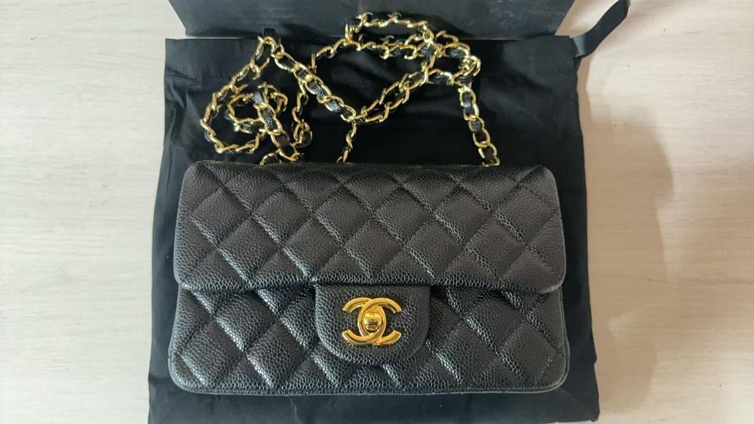 ブラックレザー ショルダーバッグ CF 20*12*6CM