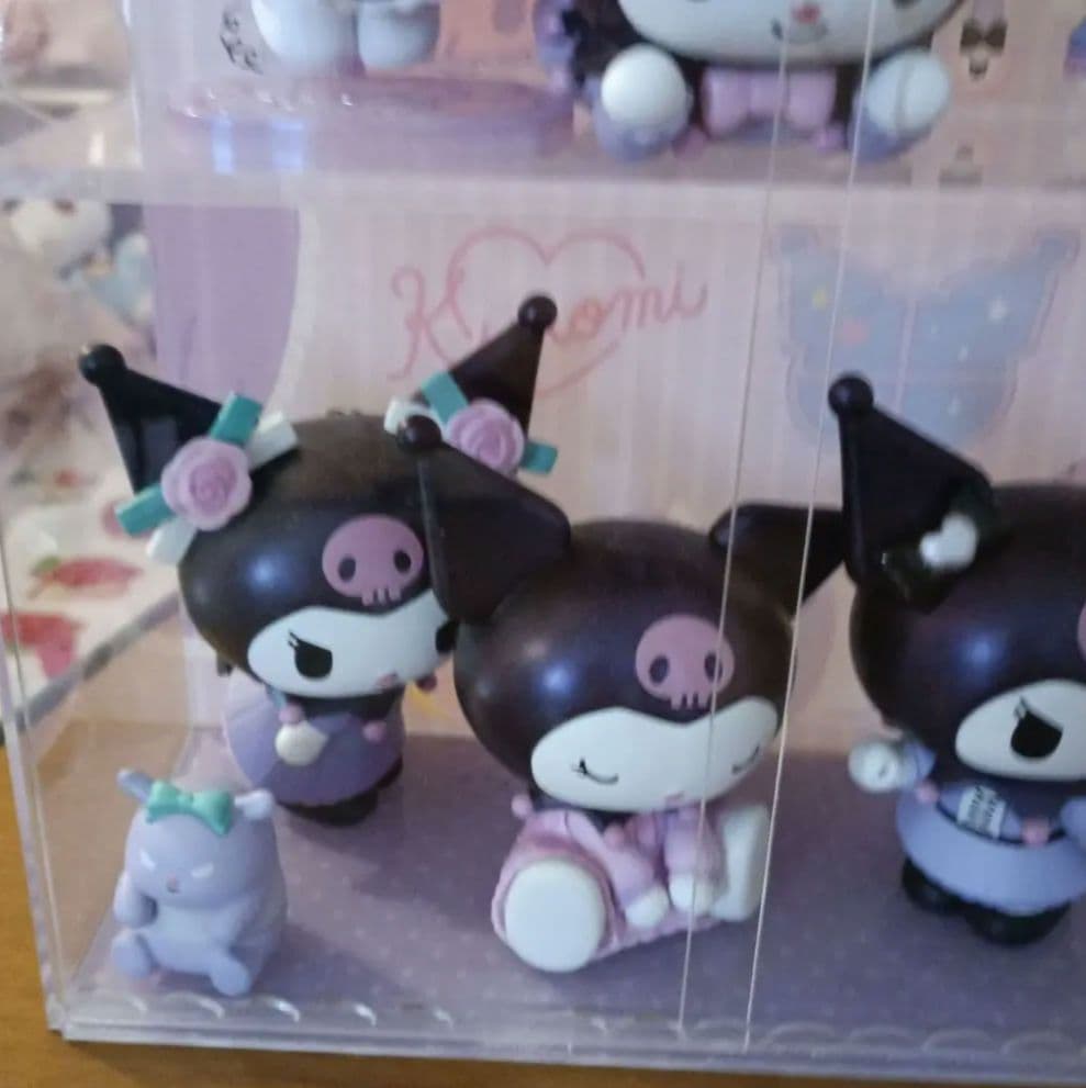 赤字覚悟サンリオ海外フィギアクロミ6個バグ2対クロミ飾り棚付き