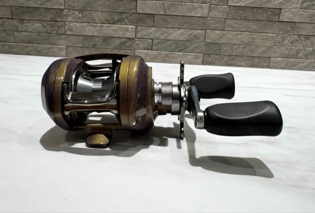 《おまけ付》バス釣り ベイトリール +SUNLINE QUEEN STAR 4