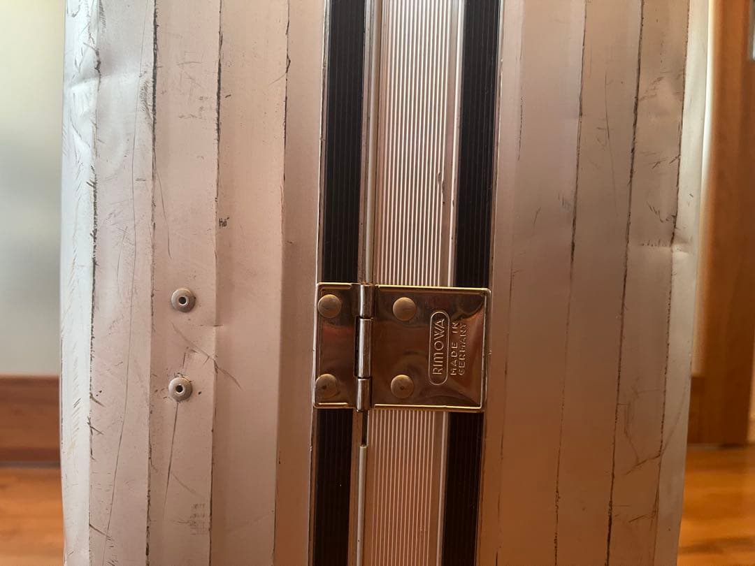 リモワ　シルバーインテグラ　104ℓ 4輪