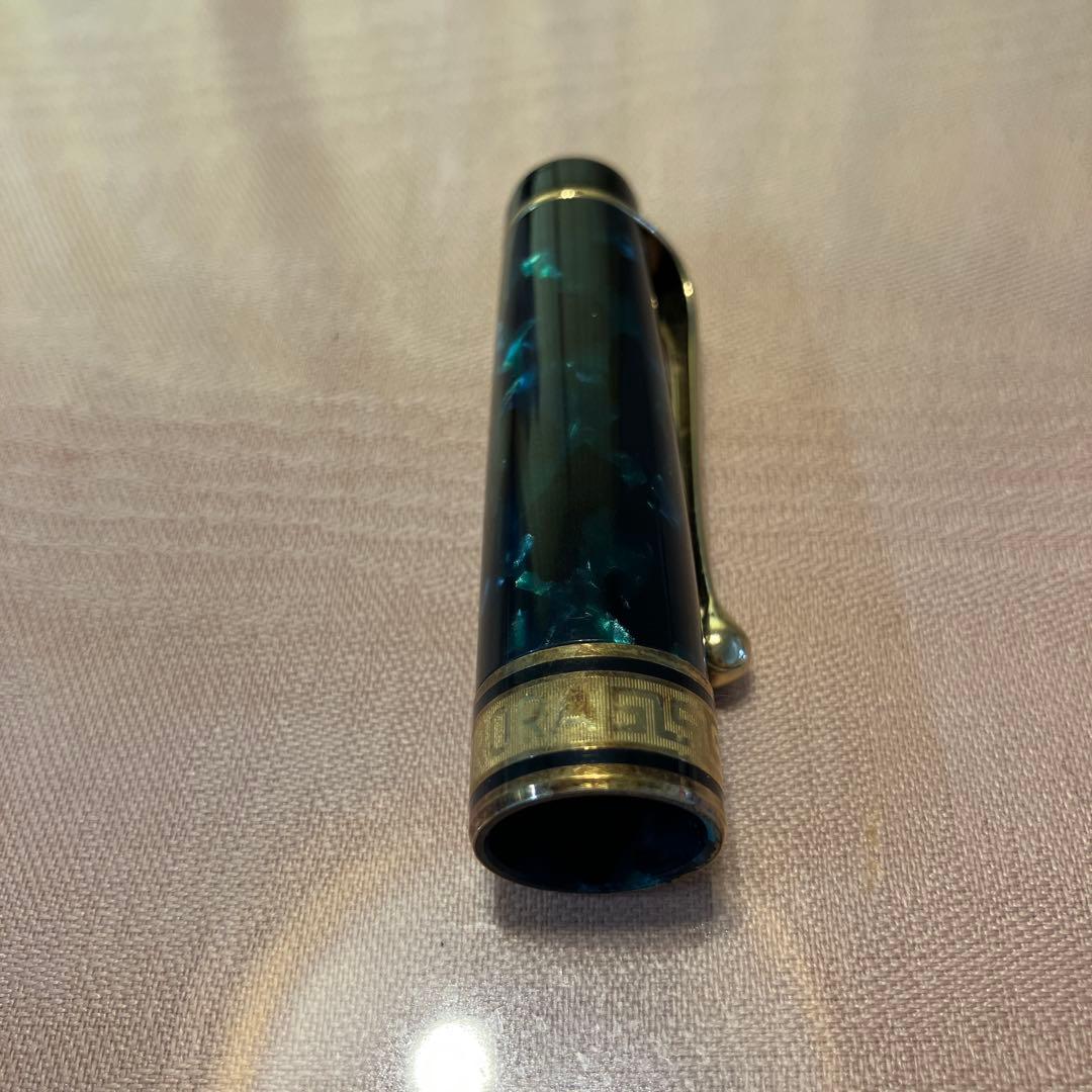 AURORA 赤と黒の万年筆 2本セット