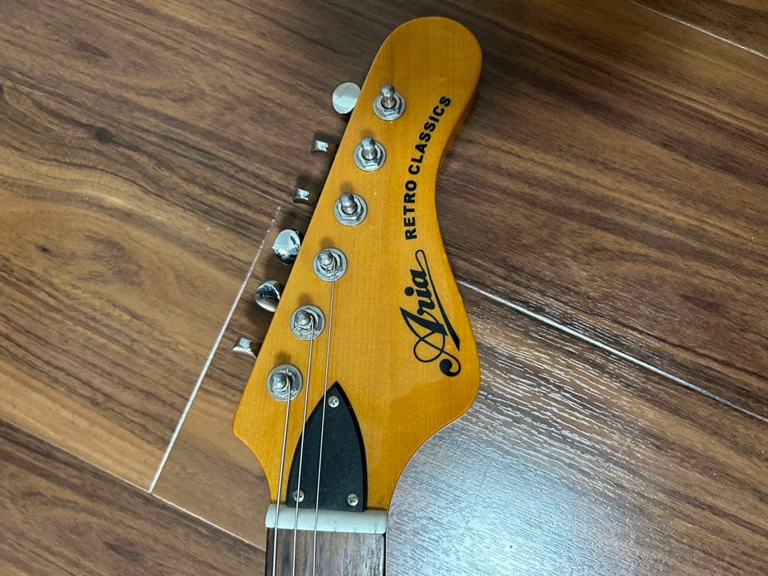 Aria Retro Classics エレキギター ホワイト