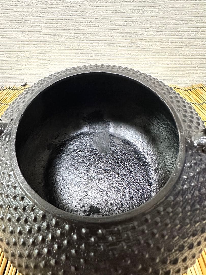 未使用品、栞付　南部成龍堂鋳造所　斎峰　及川光正造　宝珠形馬蹄鉉　南部鉄瓶　鉄瓶