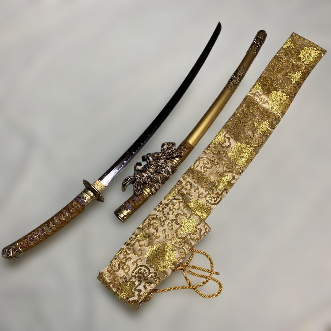 豪華版模造刀(刀袋付) 太刀造り 金茶柄 太刀型金鍔 金呂鞘