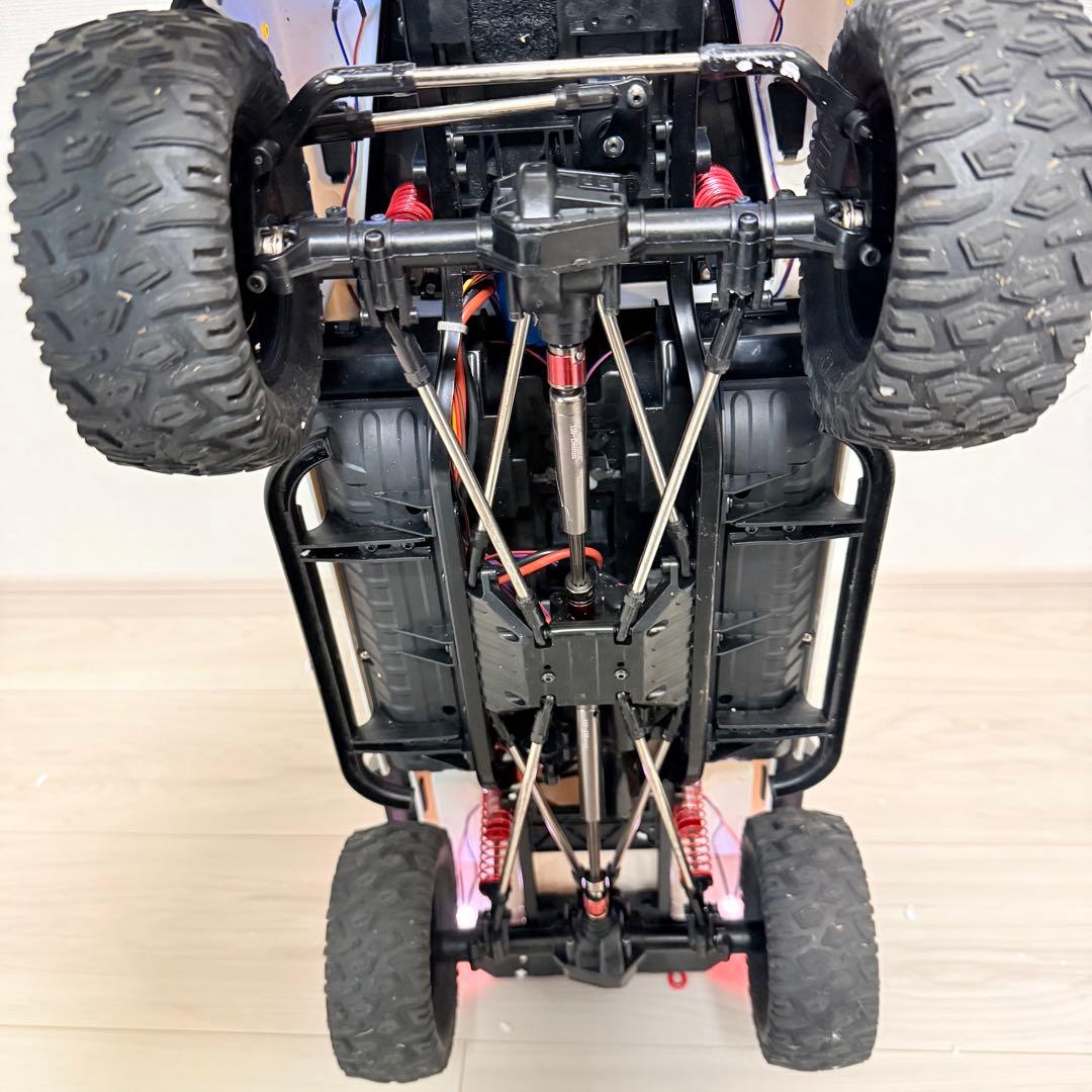 美品　1/8 ランドローバー　ディフェンダー　D110 ピックアップ　ラジコン