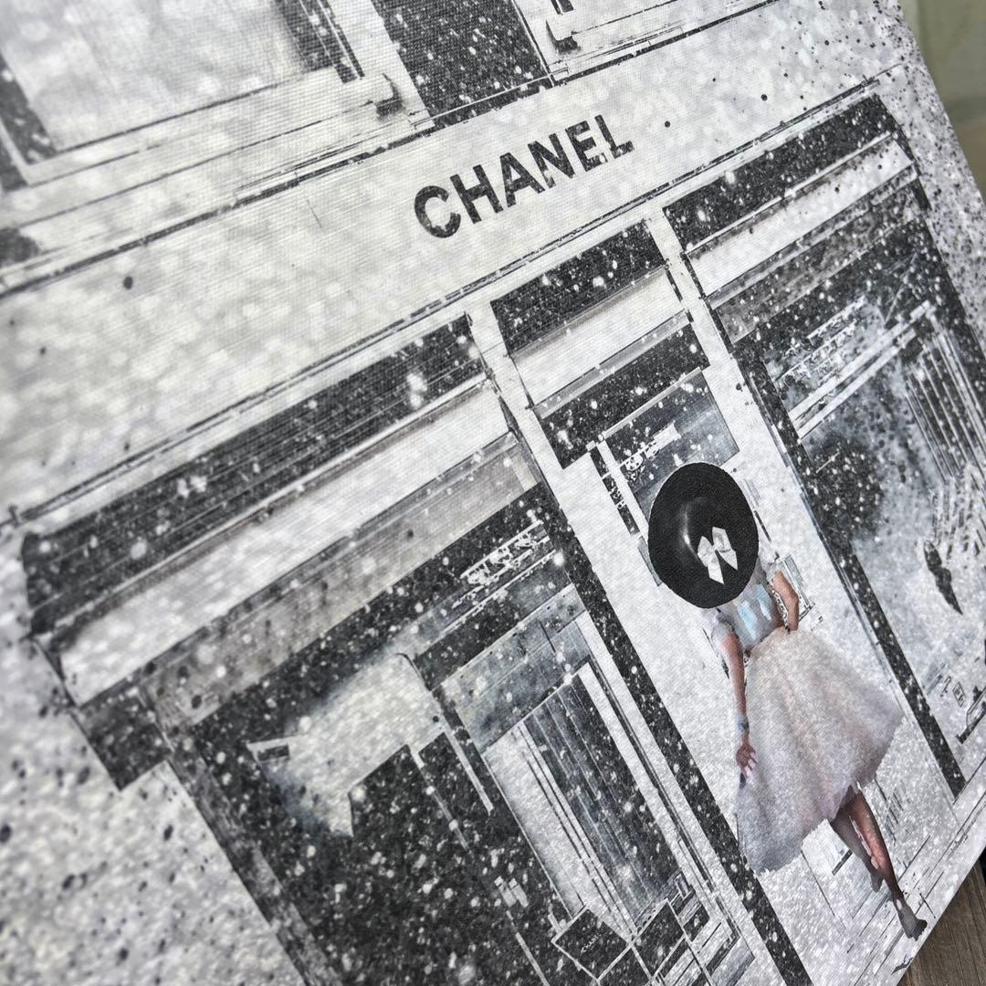オリバーガル　CHANEL　40.5×40.5