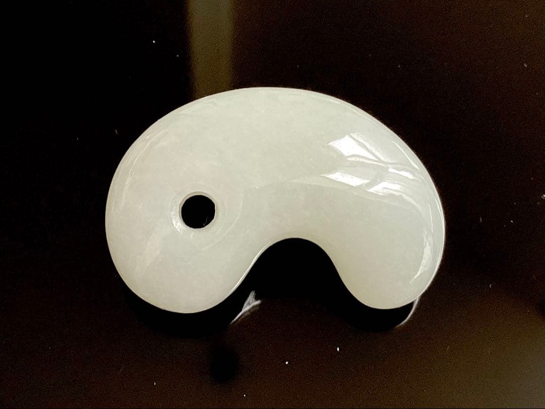 ✳正規専門店70万円以上の最上位レベル　糸魚川氷翡翠勾玉　最高峰の逸品*鑑別書付