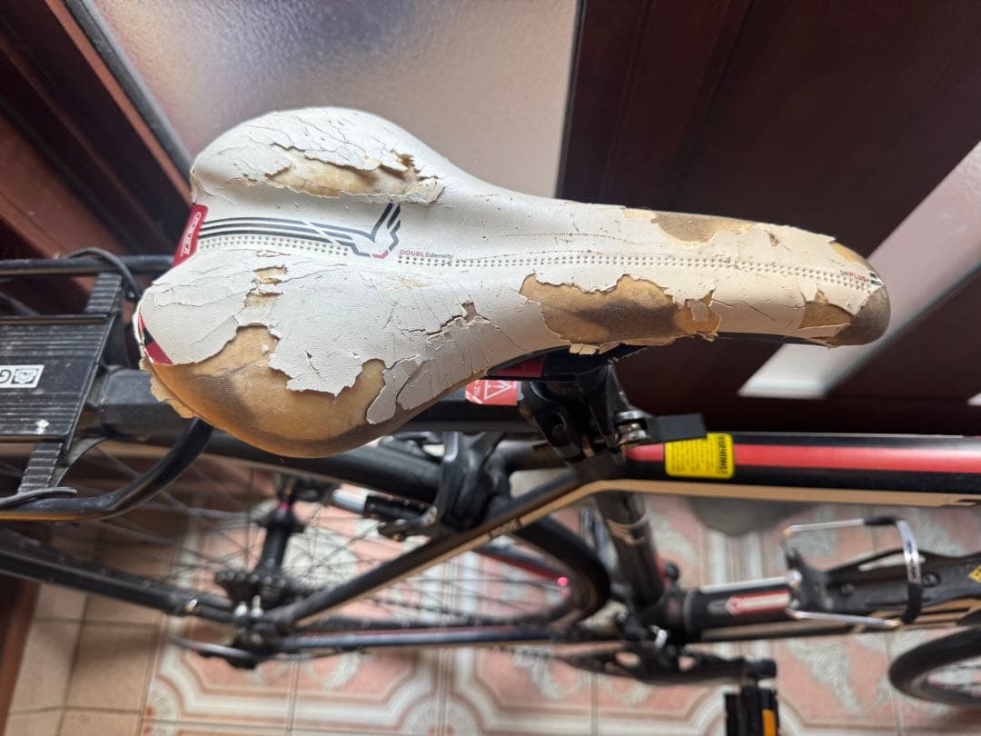 ロードバイク　室内保管　FELT F75