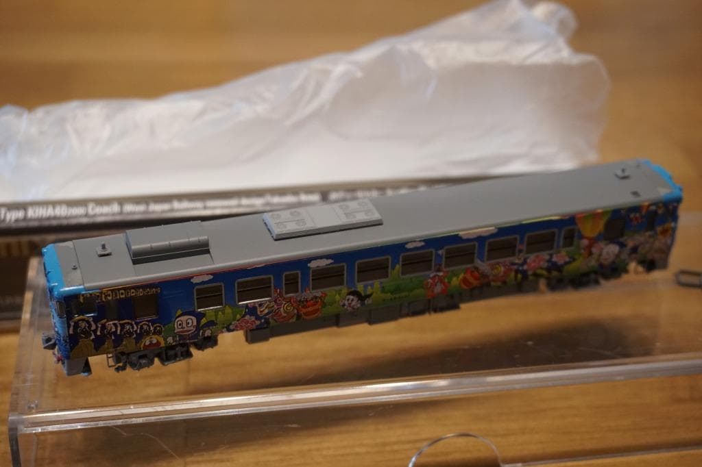 キハ40　2137 　ハットリくんラッピング塗装仕様　M車 白色室内灯組み込み込