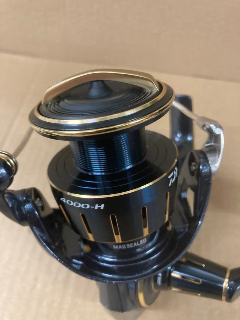 割引中！ステッカー屋さん 専用　23ソルティガ4000H 美品