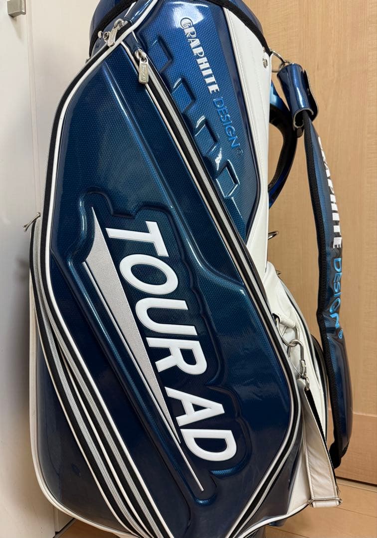 美品★ツアーAD★キャディバッグ★ゴルフ★グラファイトデザイン★ツアーモデル