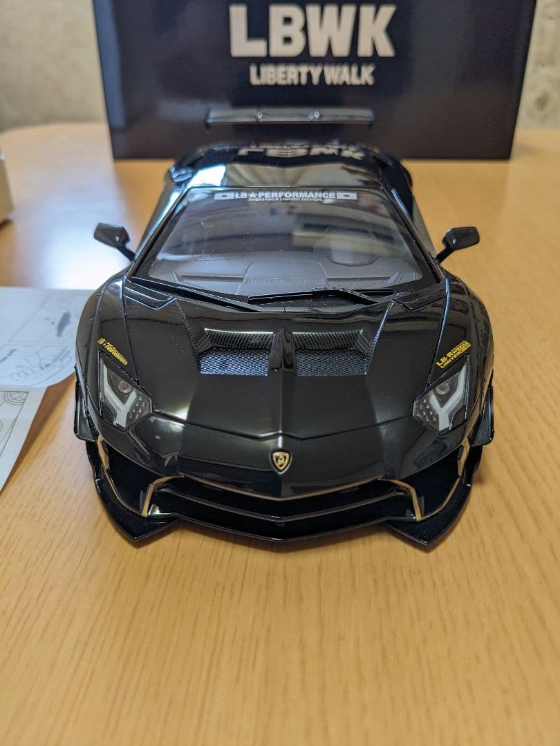 オートアート1/18　ランボルギーニ アヴェンタドール LB-WORKS