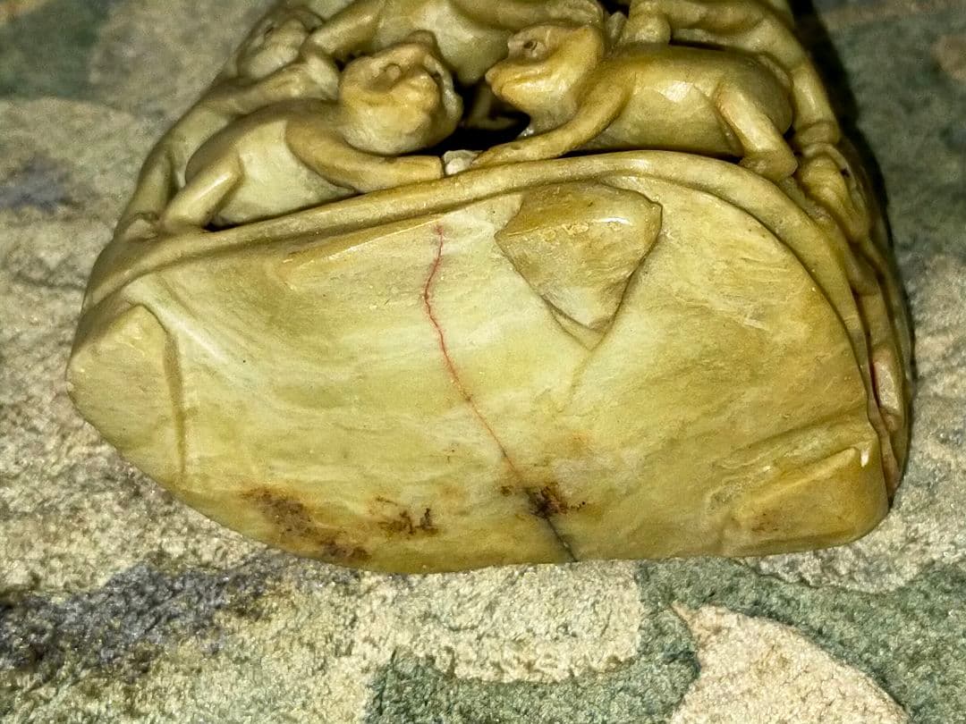 ♥中国♥　緑石　♥石♥　彫刻　♥猿　置物　とても古い　骨董　古玩