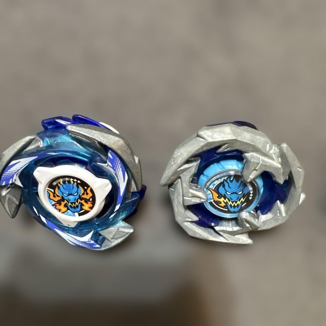 ベイプレードドーム✖️2台　駒✖️10個スターターセット