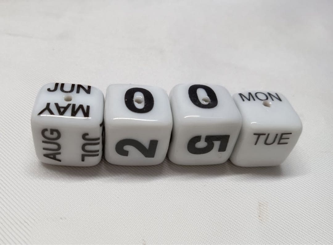 タジオジブリ 天空の城ラピュタ ロボット兵 万年カレンダー インテリア 置物