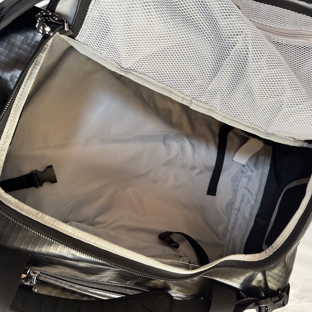 【極美品】patagonia ブラックホール ダッフル 40L ブラック　廃盤