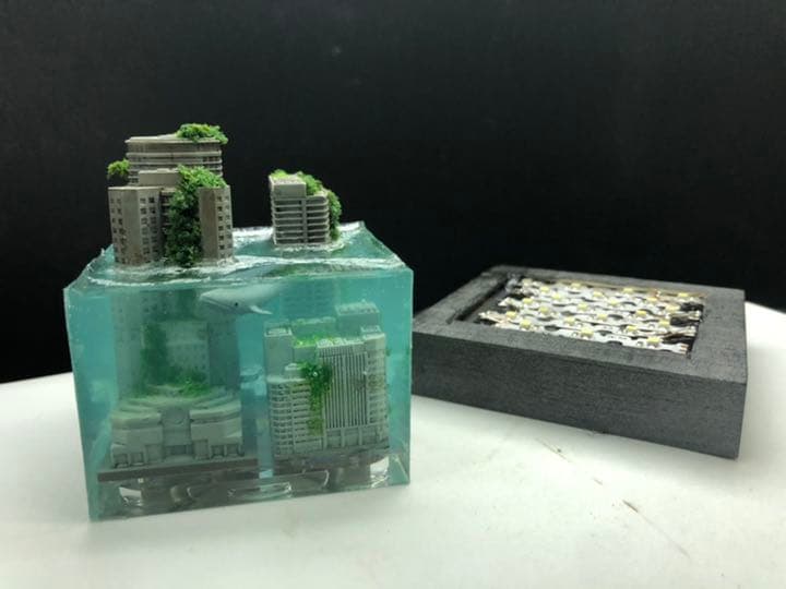 水没都市　クジラも泳ぐ　ジオラマ　LEDライト