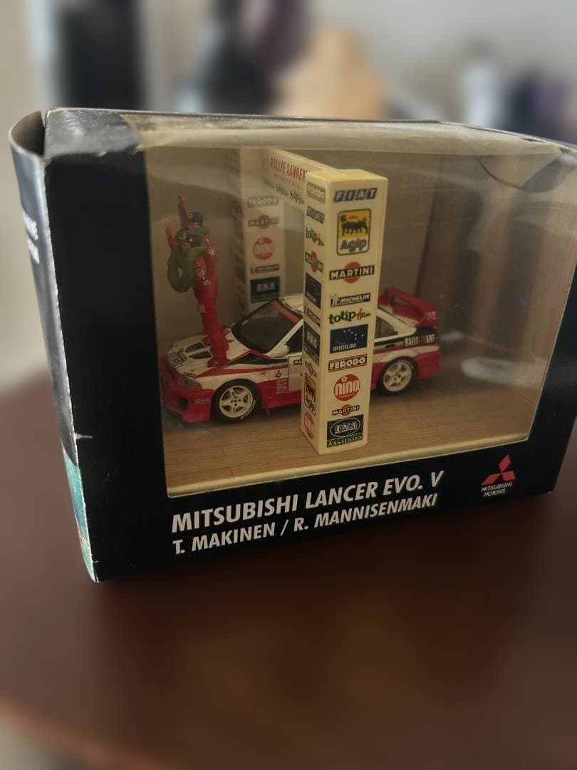 Mitsubishi Lancer EVO V ミニカー 特別版