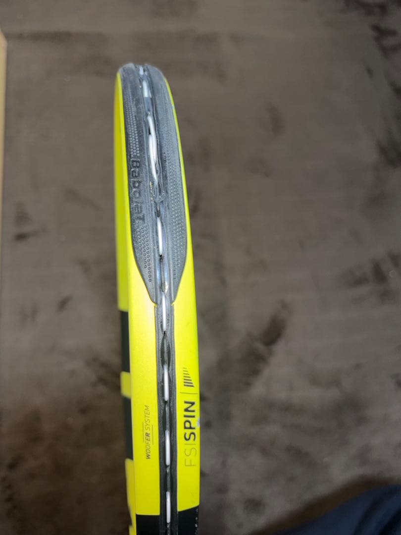 Babolat ピュアアエロ 2019 G2