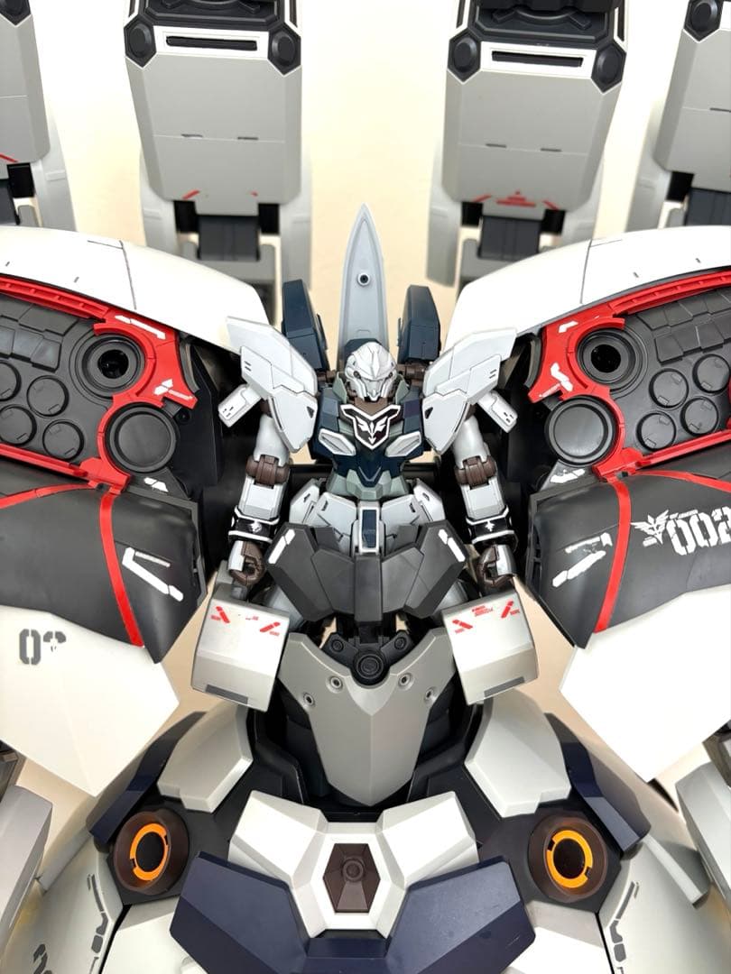 ガンプラ　HG llネオ・ジオング（ナラティブVer.）サイコ・シャード付き