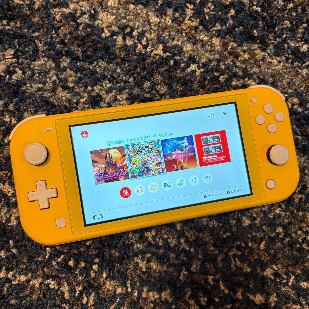 Nintendo Switch Lite イエロー　& マリオケース