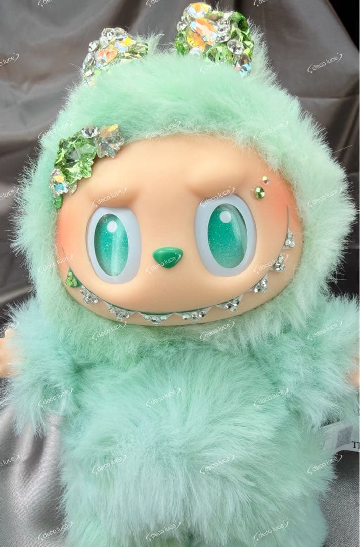 スワロフスキー　イニシャル　ラブブ　エナジー　PIN FOR LOVE I