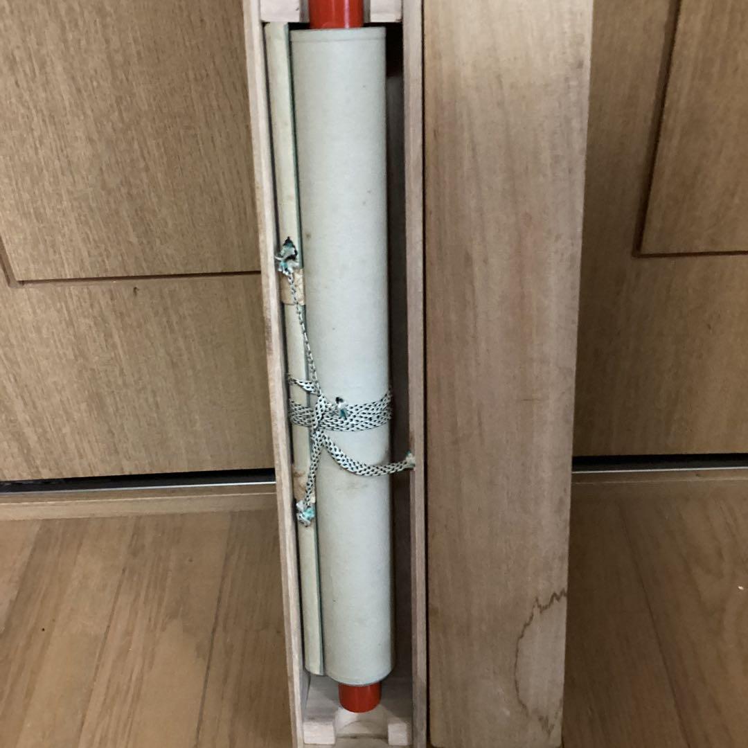 中国画　　肉筆画　【　通玄仙人瓢箪から駒之図　】　朱の絹本下地に水墨　381