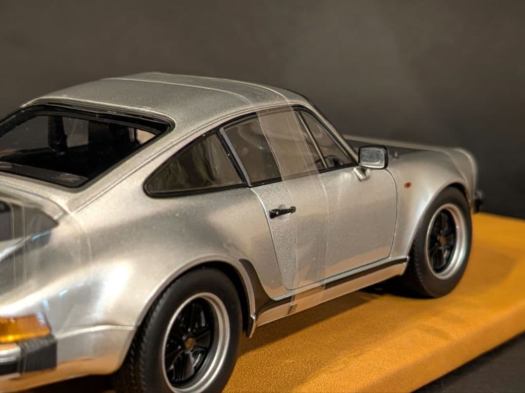 NOREV 1/18 PORSCHE 911 TURBO シルバー