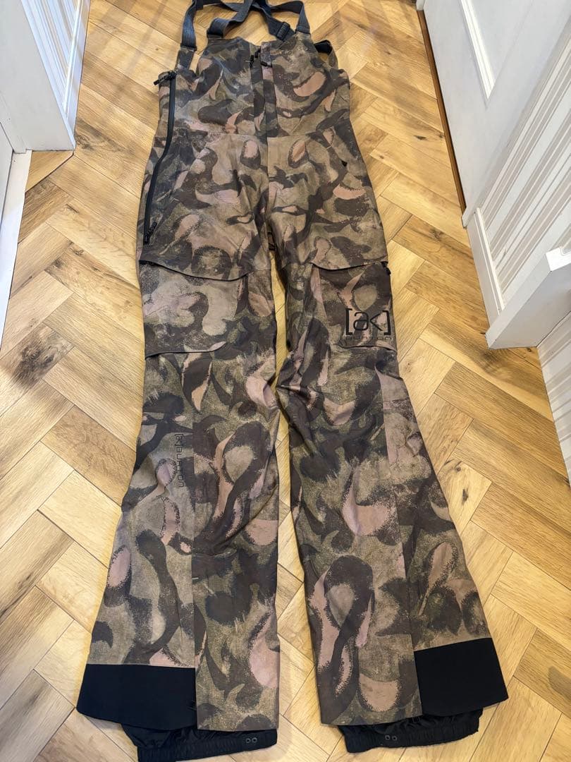 バートン　ak キミー　ビブパンツ　 ゴアテックス　レディース　XSサイズ 美品