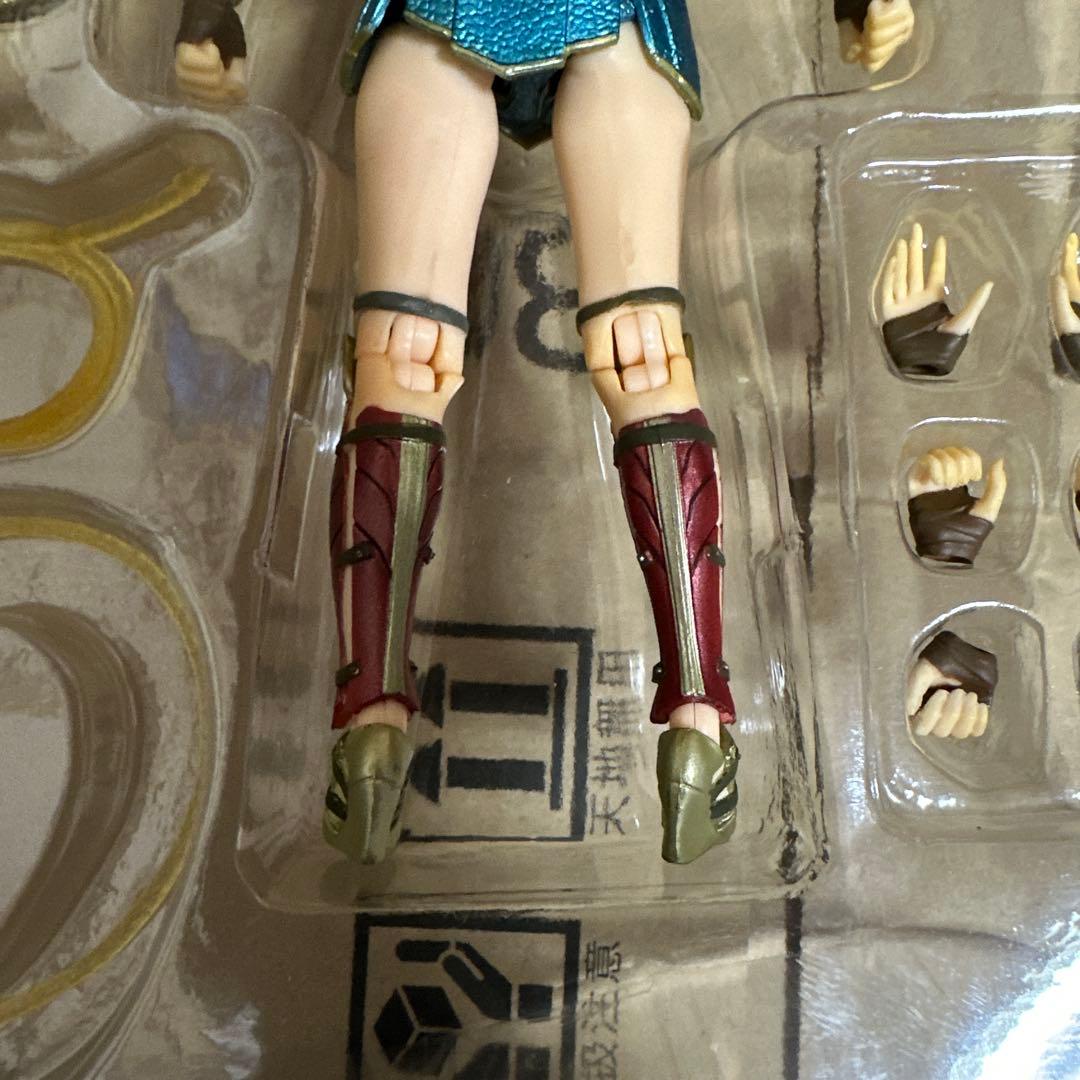 MAFEX ワンダーウーマン フィギュアNo.048