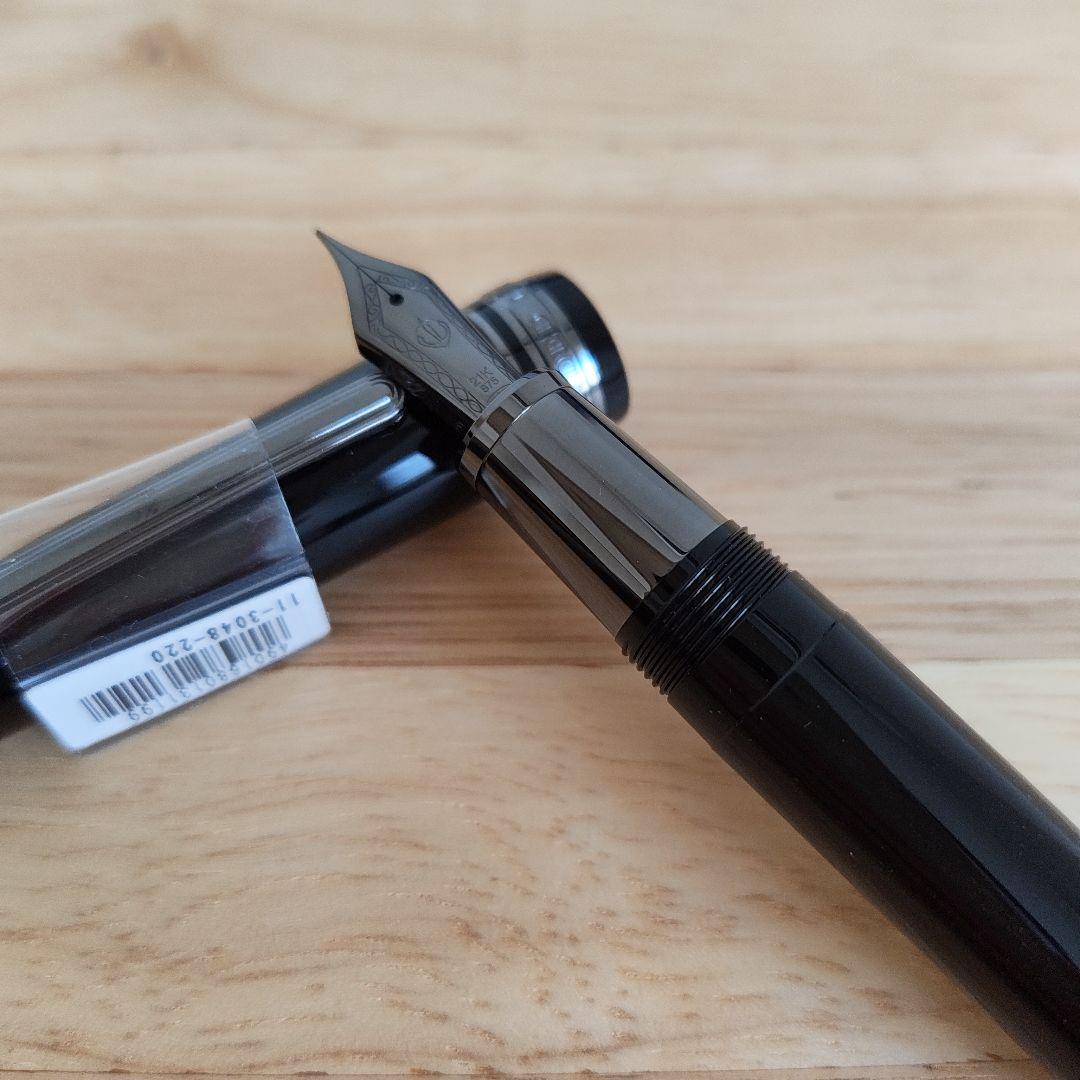 セーラー万年筆 ブラックラスター F 細字　21K