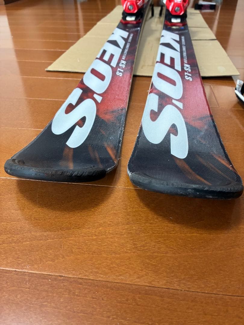 人気モデルOGASAKA ケオッズKS-LS スキー板 赤黒 バインディング付き