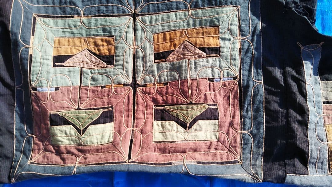 (値下げ)アイヌ民族衣裳　切り伏せ刺繍　超美品