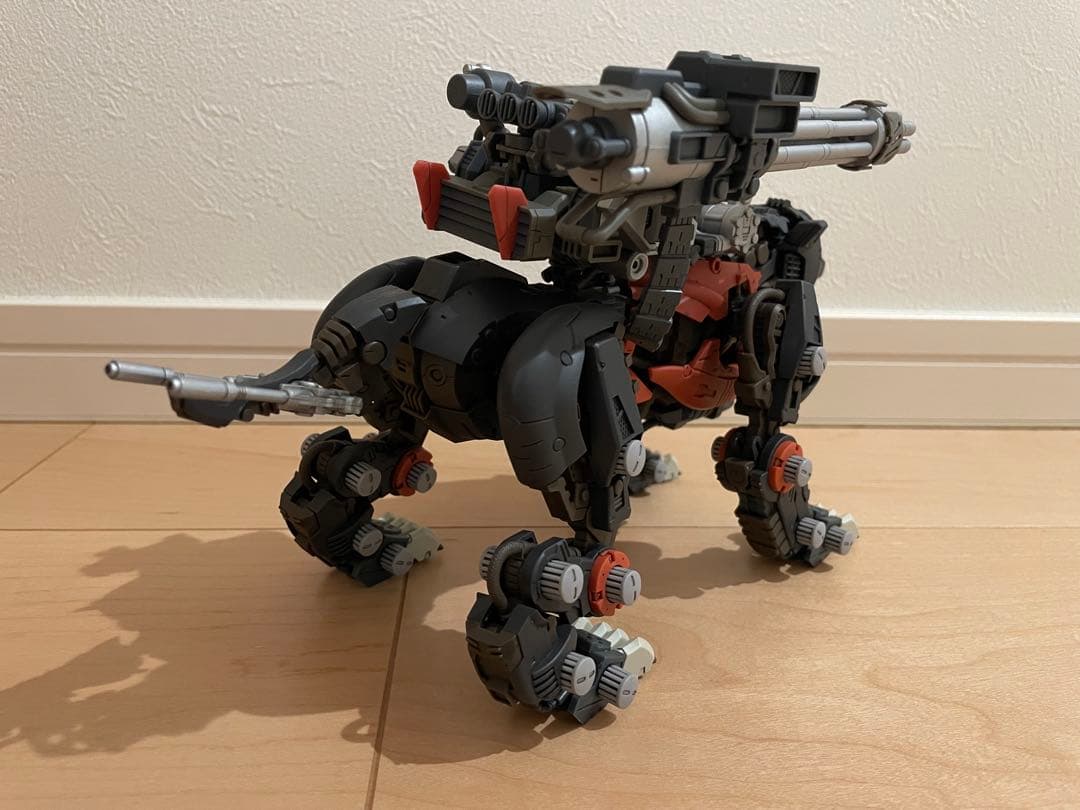 【土日限定値下げ】 HMMゾイド アイアンコングSS セイバータイガーSS