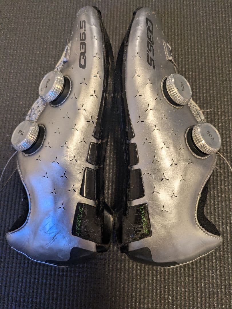 Q36.5ユニークシューズサイズEU39.5