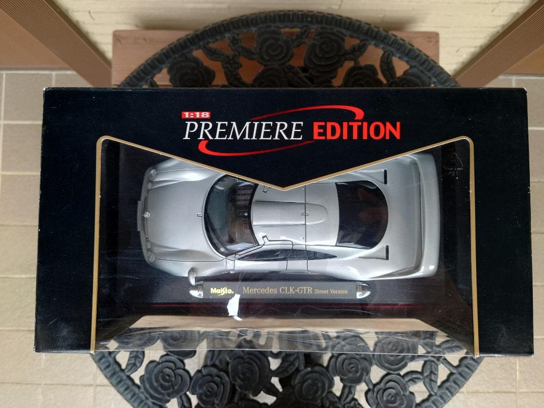 1/18 Maisto(マイスト) メルセデスCLK-GTRストリートバージョン