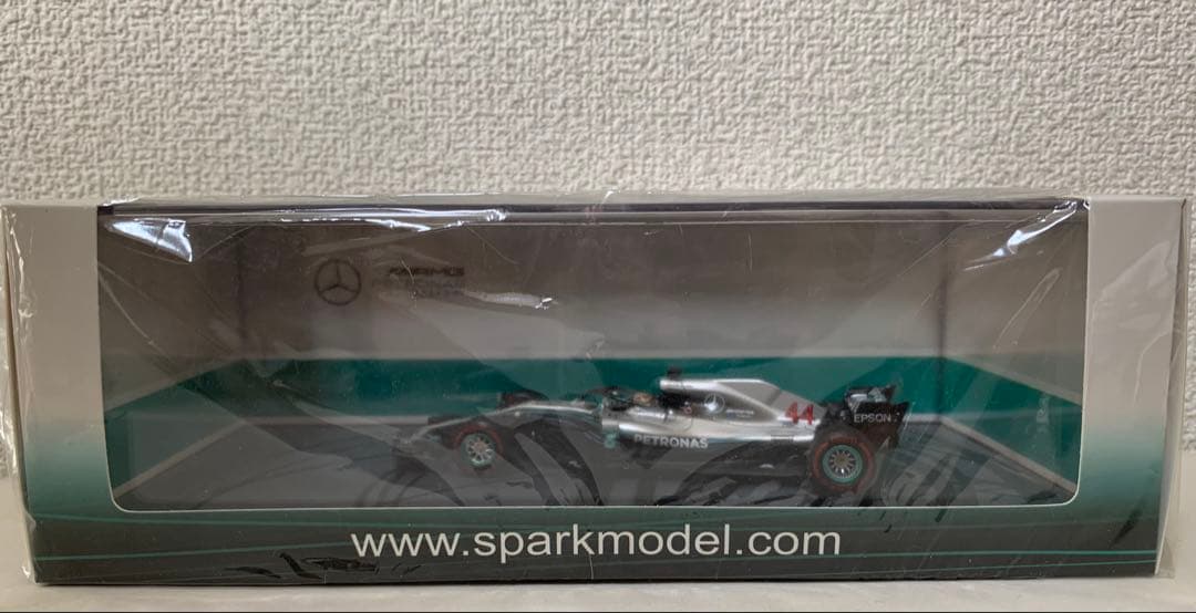 ドーナツターンマーク付き1/43 メルセデスAMG F1 W09 L.ハミルトン