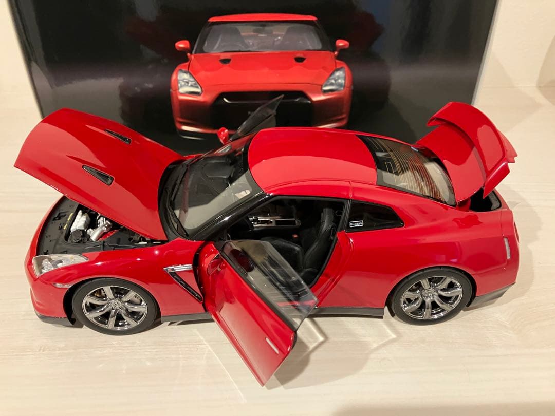 1/18 京商 日産 スカイラインGTR R35 Premium