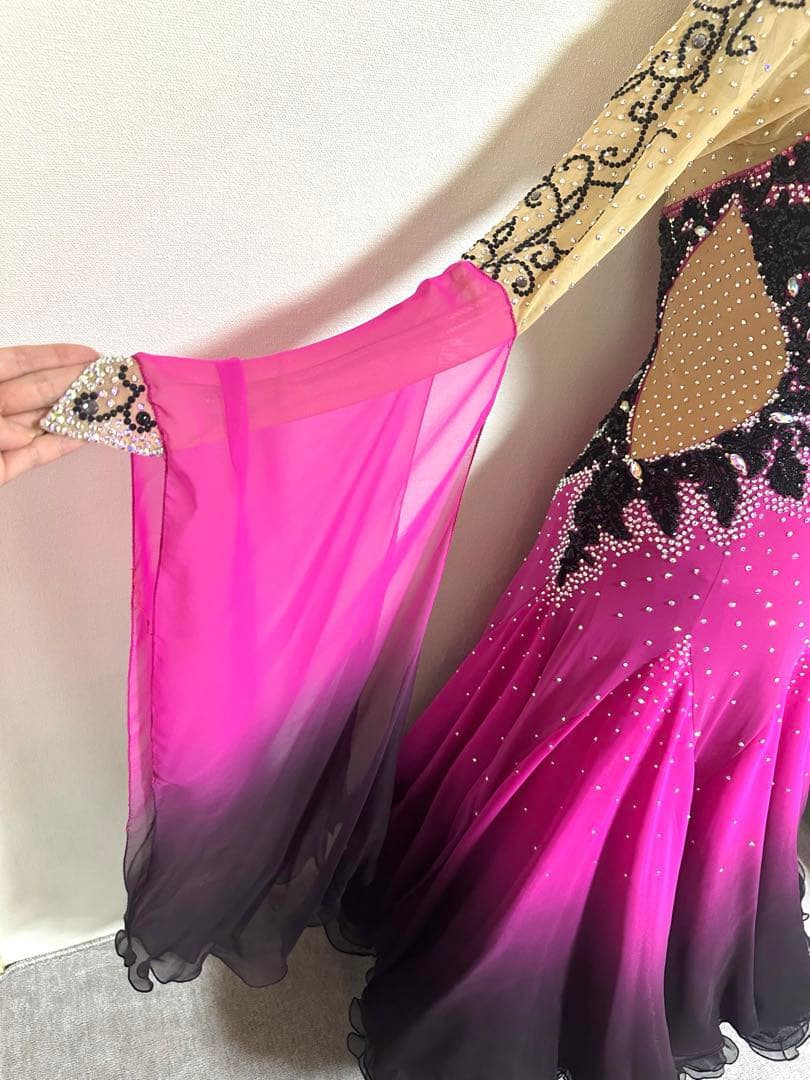 白樺ドレス　社交ダンスドレス　ピンク×ブラックグラデーション