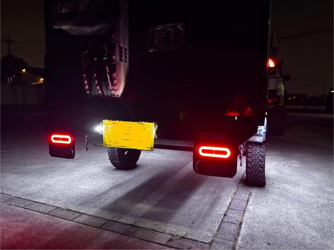 キャンパートレーラー　軽カーゴトレーラー